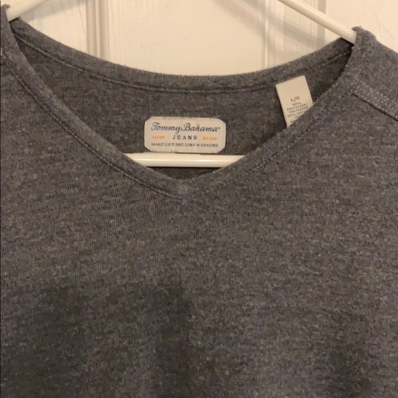 Tommy Bahama sweater - Picture 2 of 5